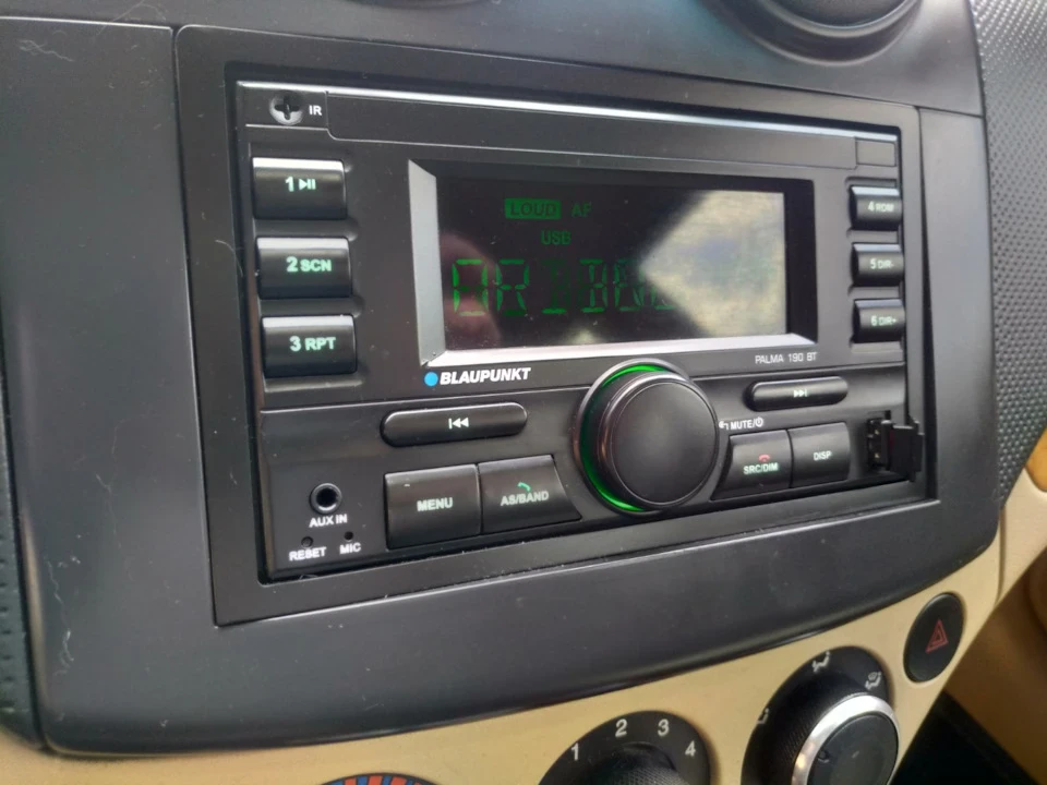 Заміна магнітоли на Blaupunkt Palma 190 BT