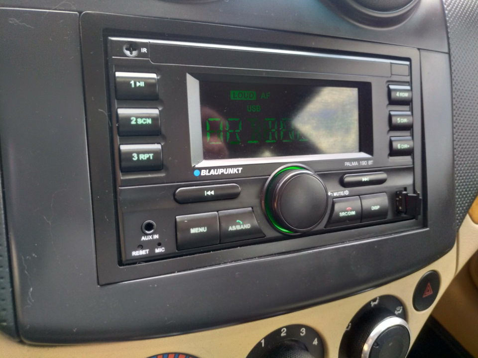 Заміна магнітоли на Blaupunkt Palma 190 BT 1