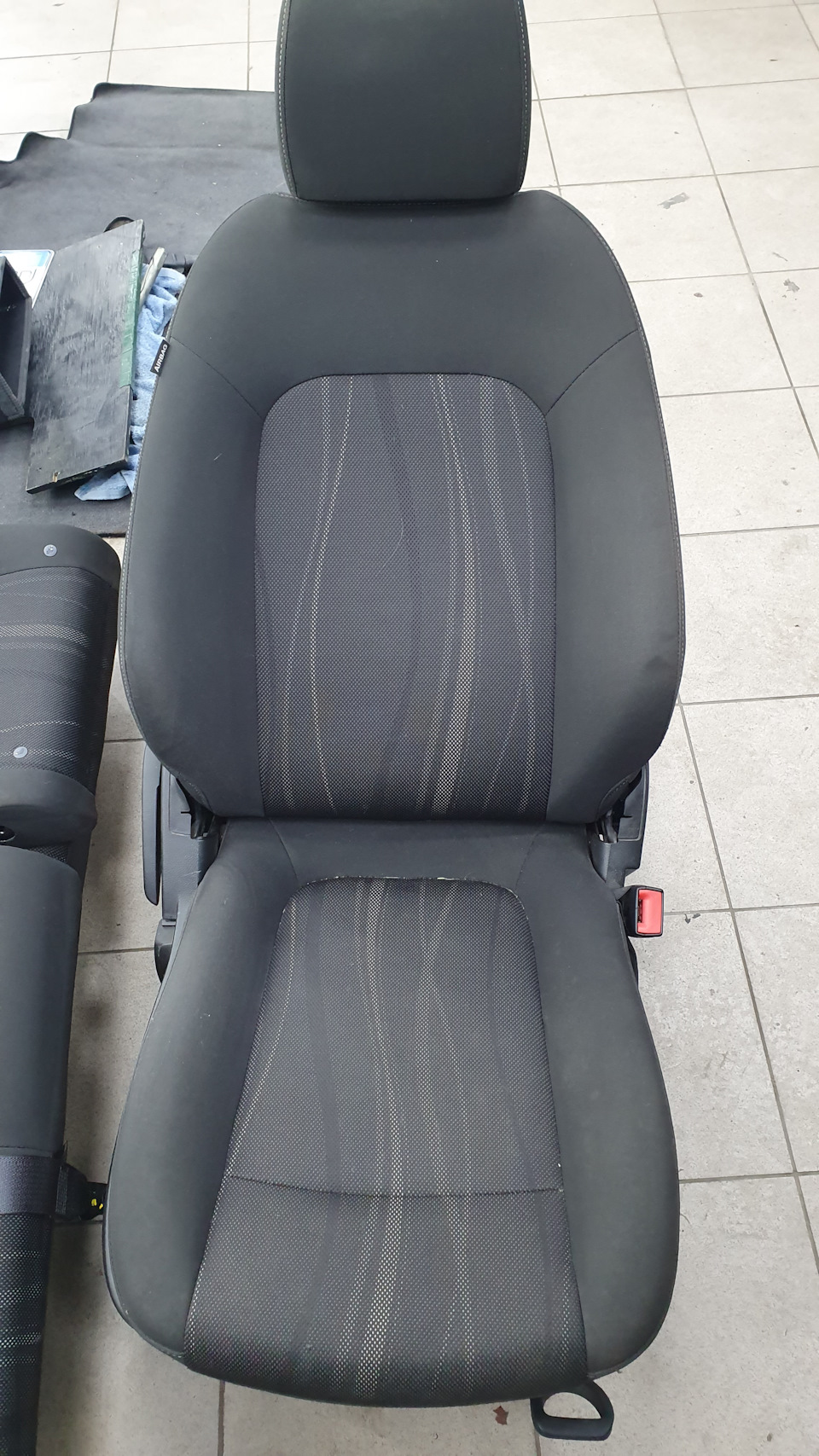 Салон у стилі Recaro. Одна така ;) 4