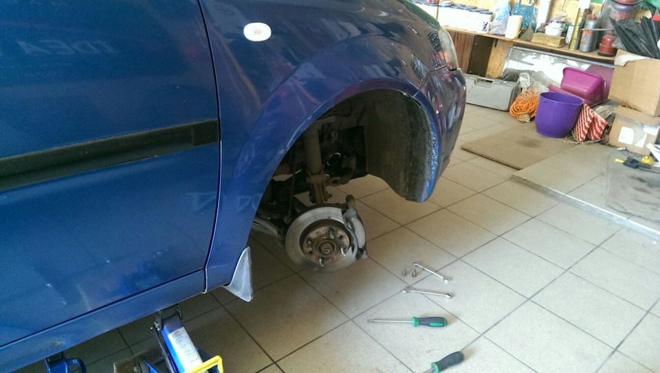 Заміна передніх колодок Hi-Q на круті Brembo 2