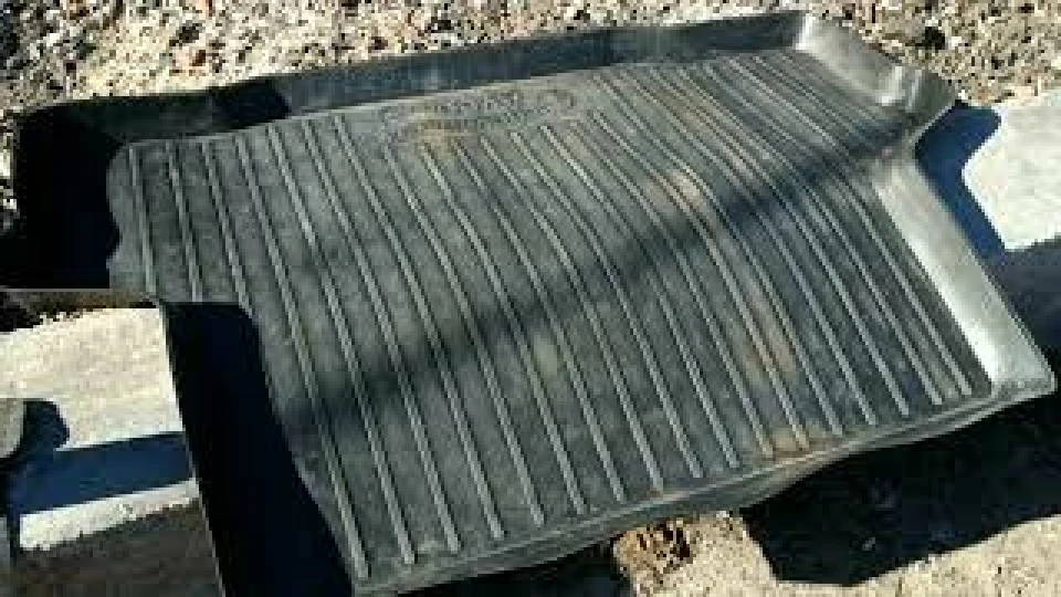 Килимок в багажник авео седан гумо/пластиковий