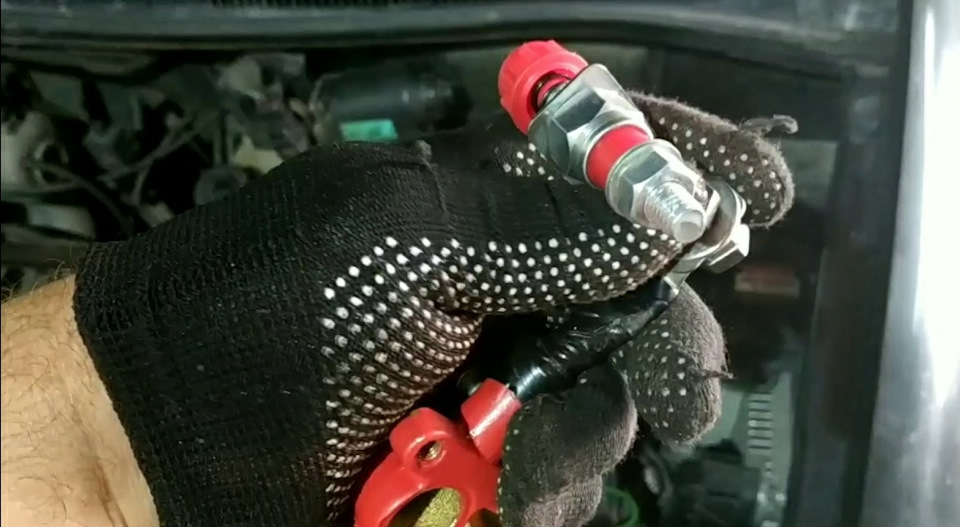 УСТАНОВКА ВІДКЛЮЧУВАЧА МАСИ НА АВТОМОБІЛЬ 1
