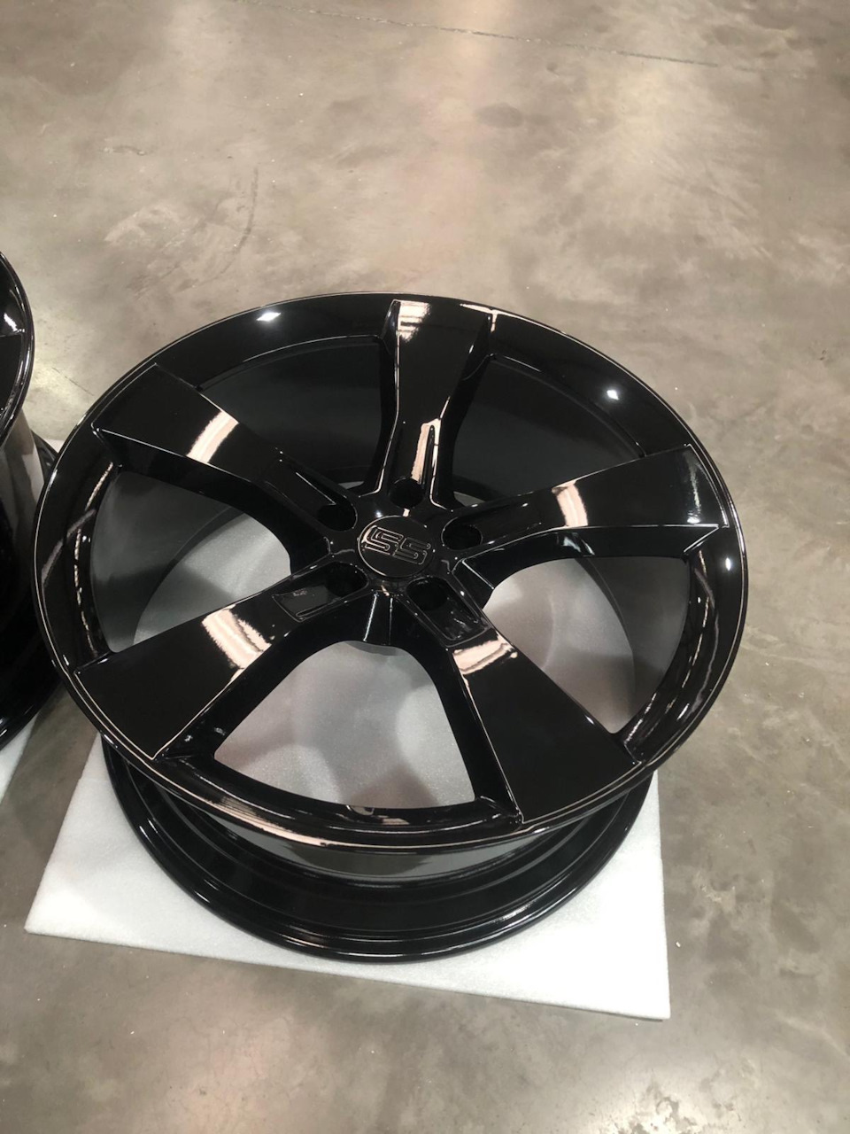 2006 Chevy Camaro Concept Wheels 2