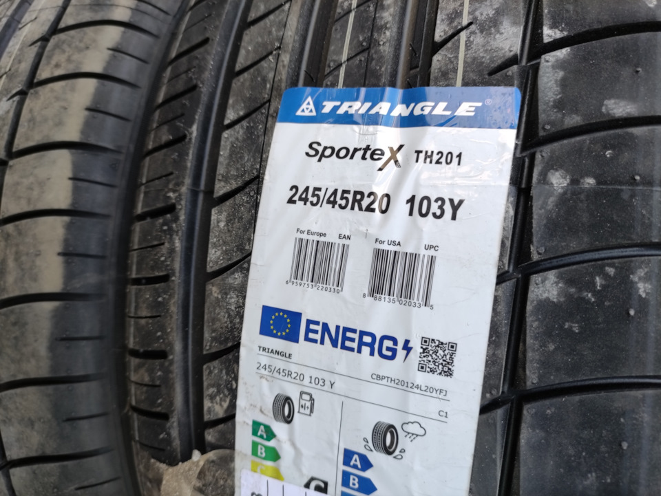 Нова передня гума. Triangle Sportex TH201 1