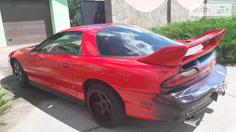 Продам запчастини на Camaro 2