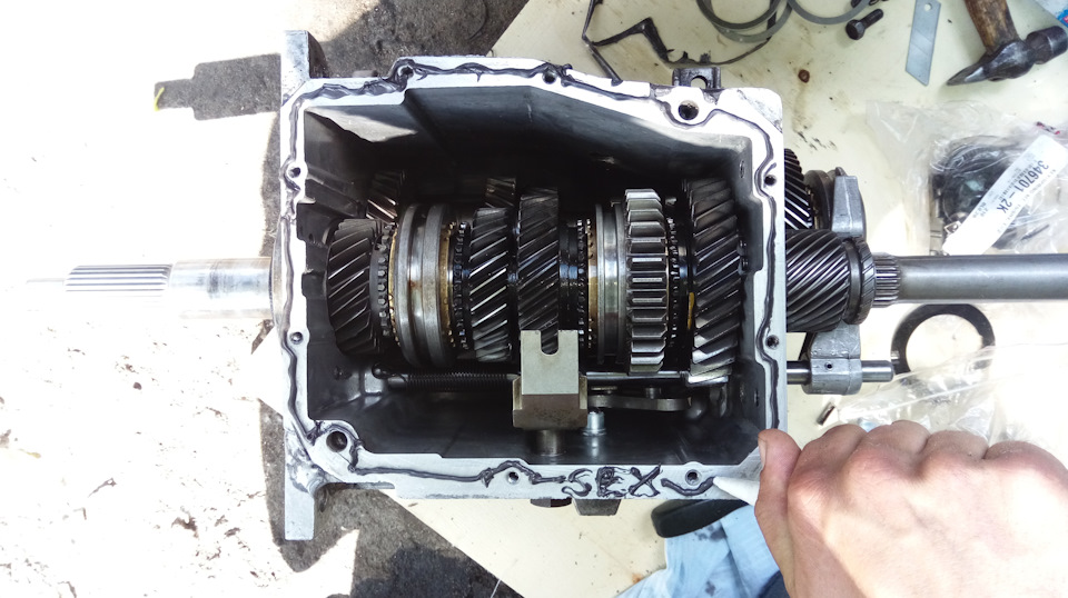 Ремонт коробки GM Borg Warner T-5 (Non-WC) та встановлення 9 Bolt мосту 3