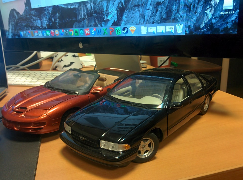 Impala SS та Firebird на робочому столі 1