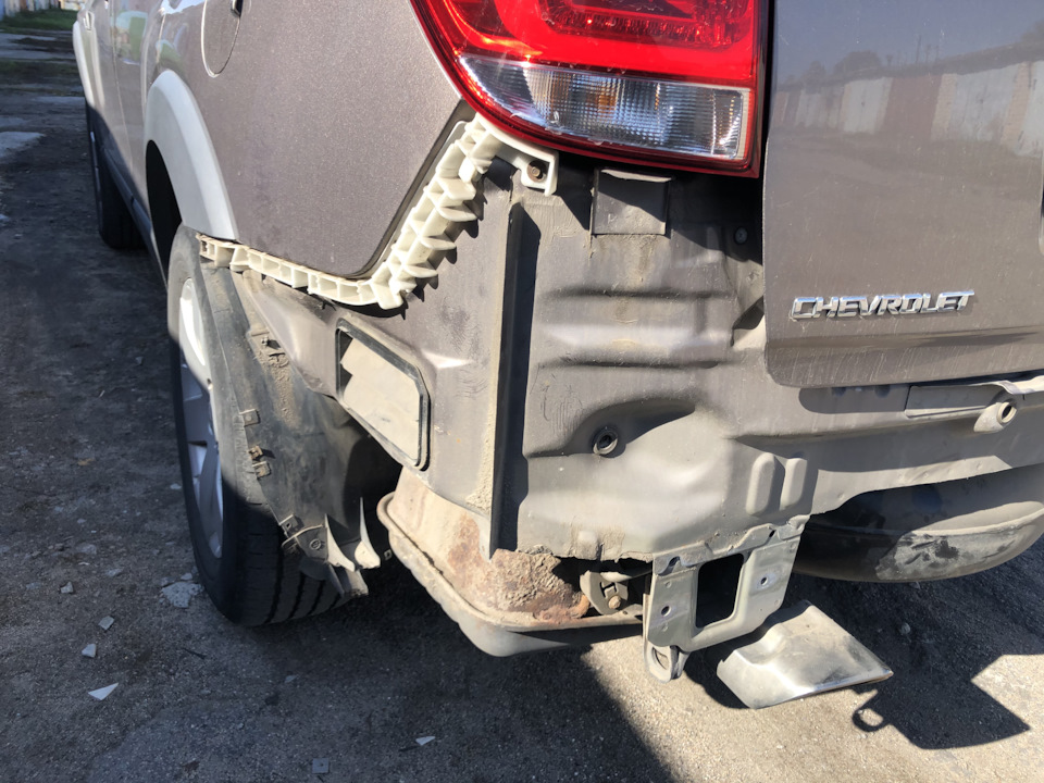 Ремонт заднього бампера та заміна підсилювача заднього бампера Chevrolet Captiva 4