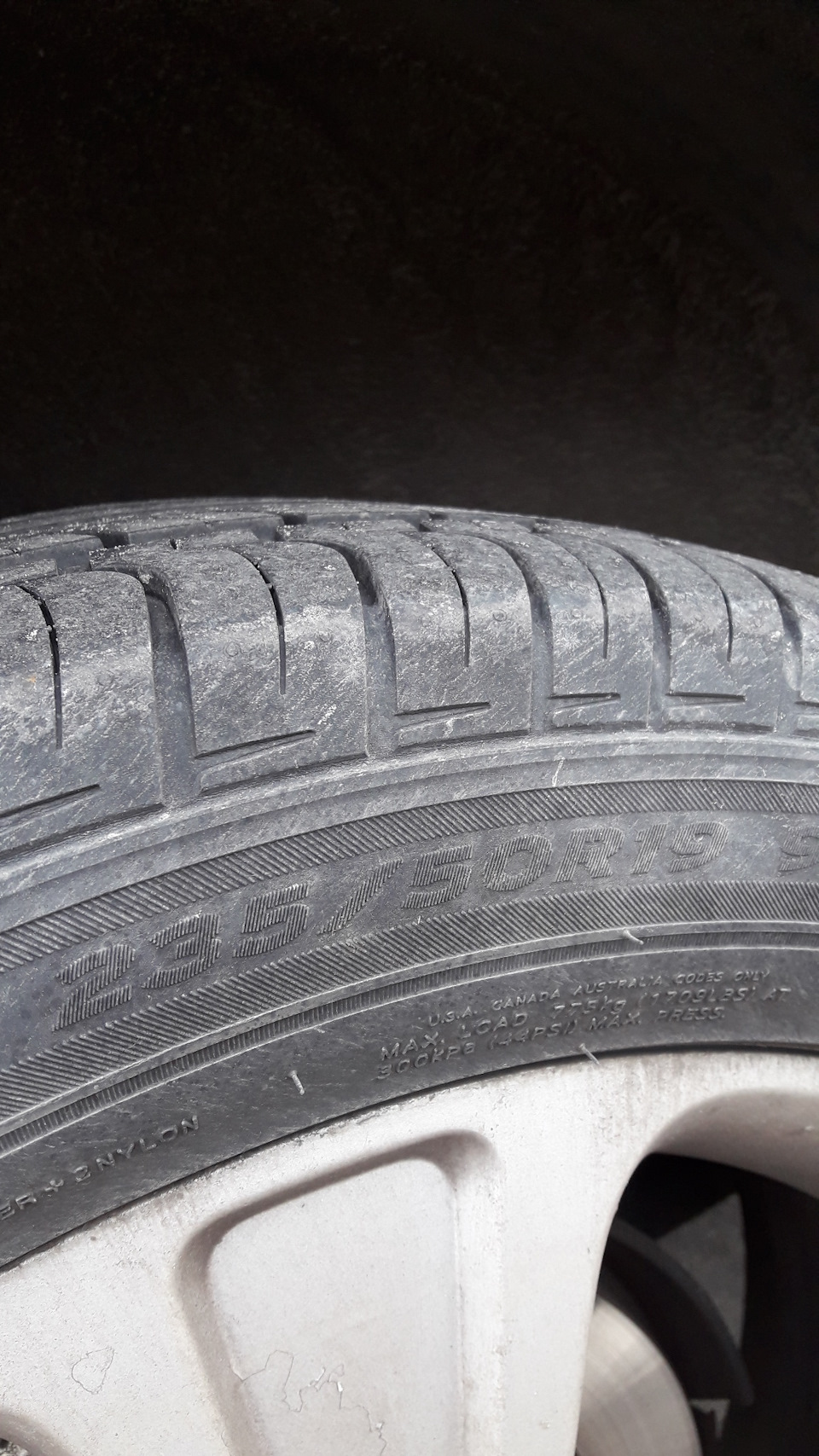 Продаю гуму R19/235/50! 1