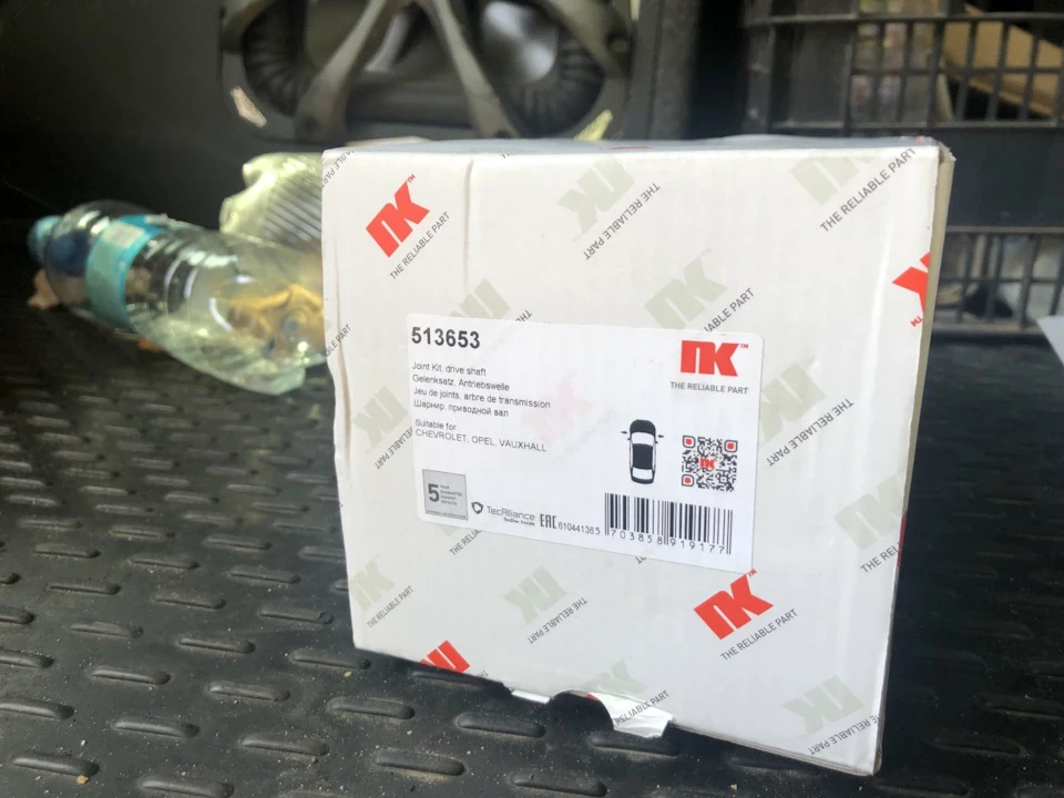 Заміна переднього лівого ШРУСу та мастила в роздатку та редукторі.
