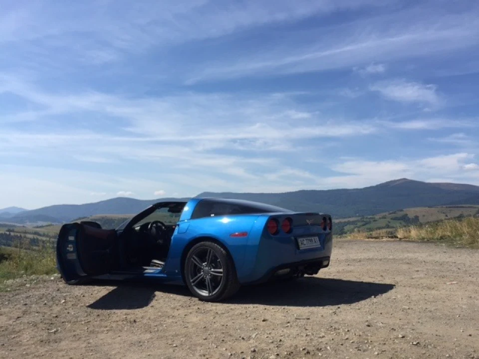 Поїздка в гори на Chevrolet Corvette 500 км