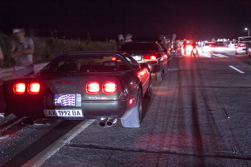 Нічні гонки на Дніпропетровці Corvette С4 vs Camaro 1