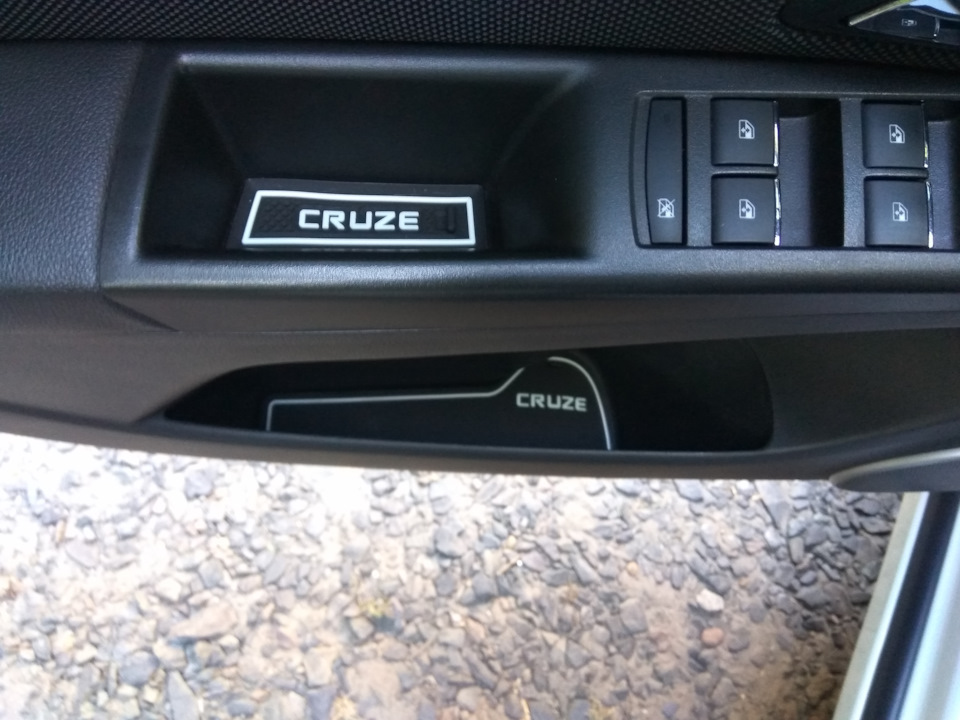 Гумові килимки в ніші. Нові ніштяки для Сhevrolet Cruze. 3