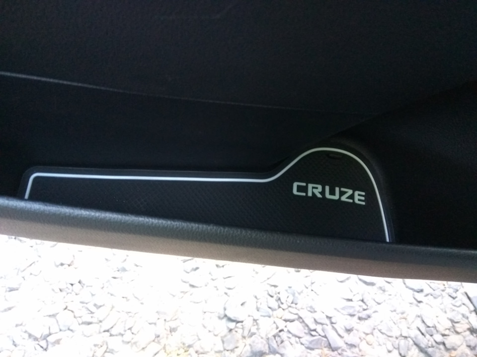 Гумові килимки в ніші. Нові ніштяки для Сhevrolet Cruze. 4