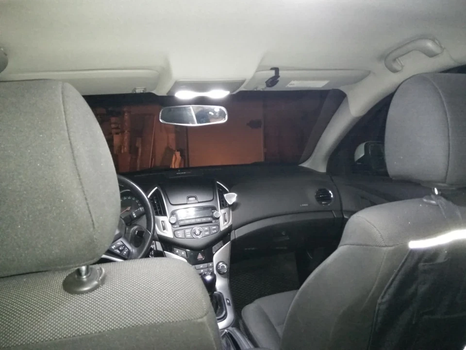 Встановлення світлодіодних світильників у салон та багажник Chevrolet Cruze + Результат (Video)