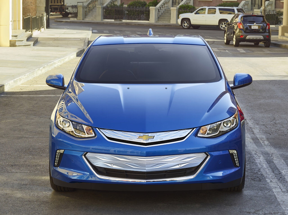 Volt2 vs Cruze2 1