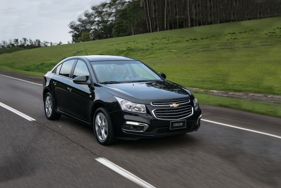 Ось він Chevrolet Cruze 1 перше покоління 4