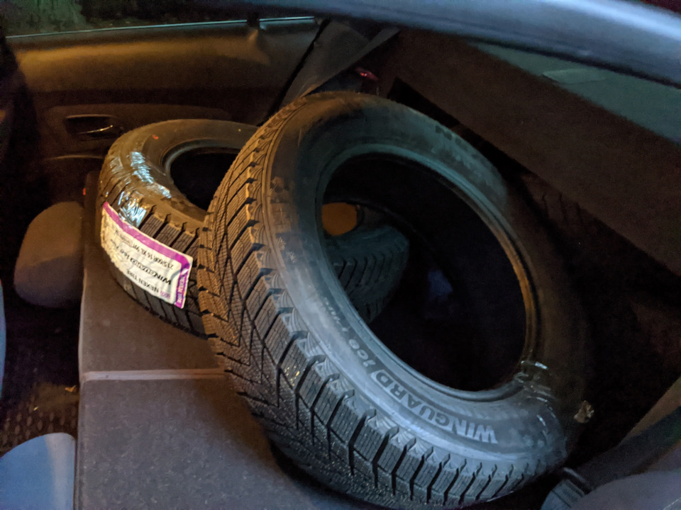Примітка Перевзувся на зиму Nexen WinGuard Ice Plus WH43 215/60 R16 1