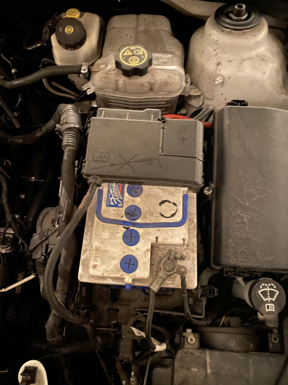 Акумулятор Bosch S5 Silver Plus (S5 004) та кронштейни для нього 1