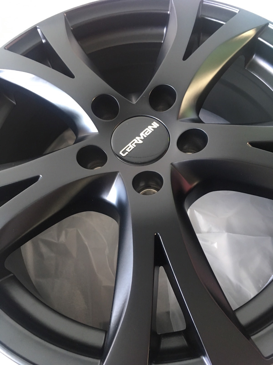 Диски Carmani CA 9 Compete R16 W6.5 PCD5x105 ET39 DIA56.6 Black Matt 1