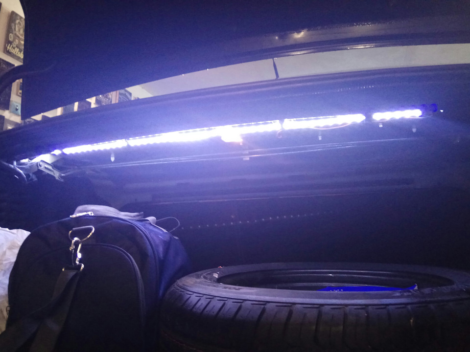 Встановлення led світла в багажник 2
