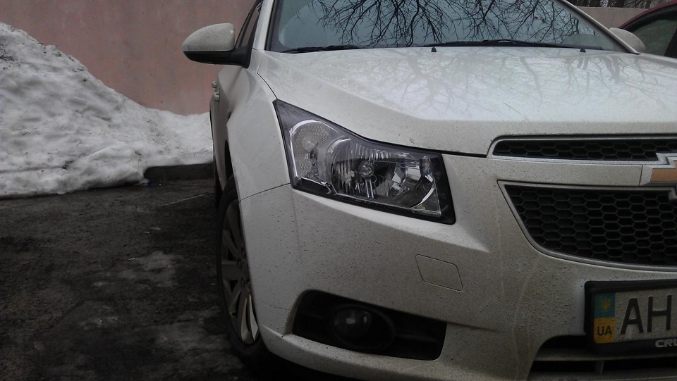 Геть помаранчевий колір у фарах :) 5
