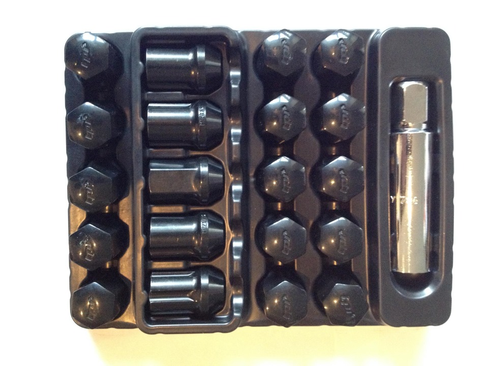 Сталеві гайки TPI-SN04 Striker Nuts із секреткою 3