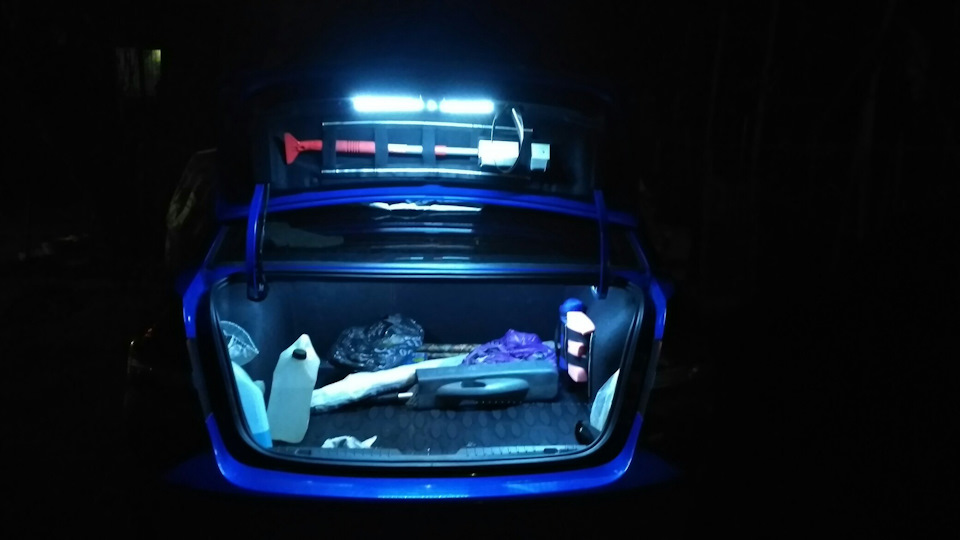 LED підсвічування в багажник 3