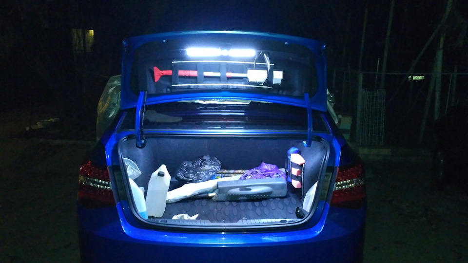 LED підсвічування в багажник 4