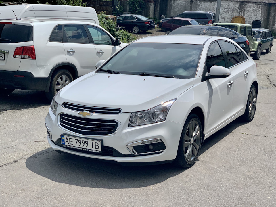 Мийка двигуна та полірування кузова 1