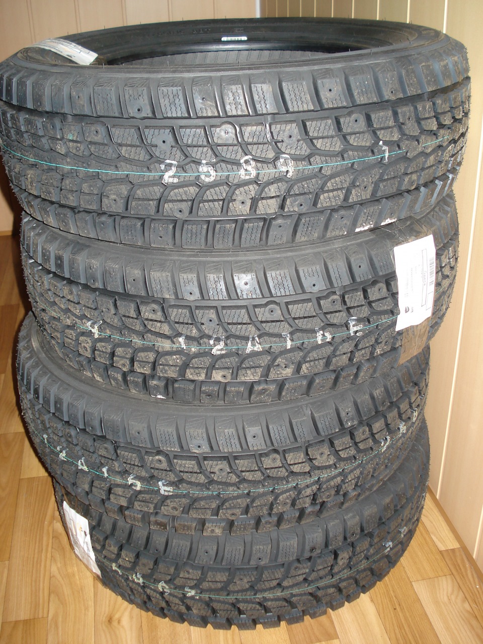 Falken Eurowinter HS-415 215/65 R16 2