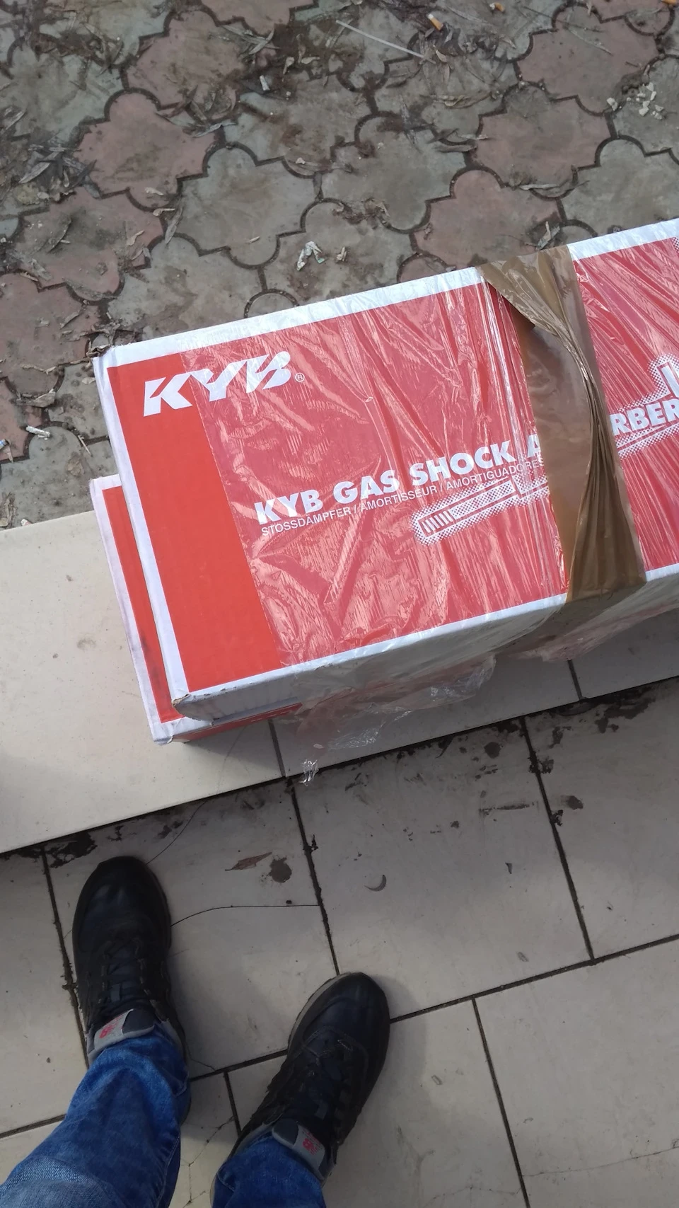 Нові стійки KYB (kayaba)