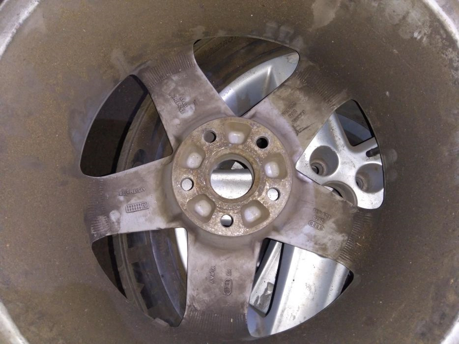 Продам комплект оригінальних дисків з гумою R17 5x112, ET45, 7,5J - ориг. audi, vw seat skoda 8e0601025e 5