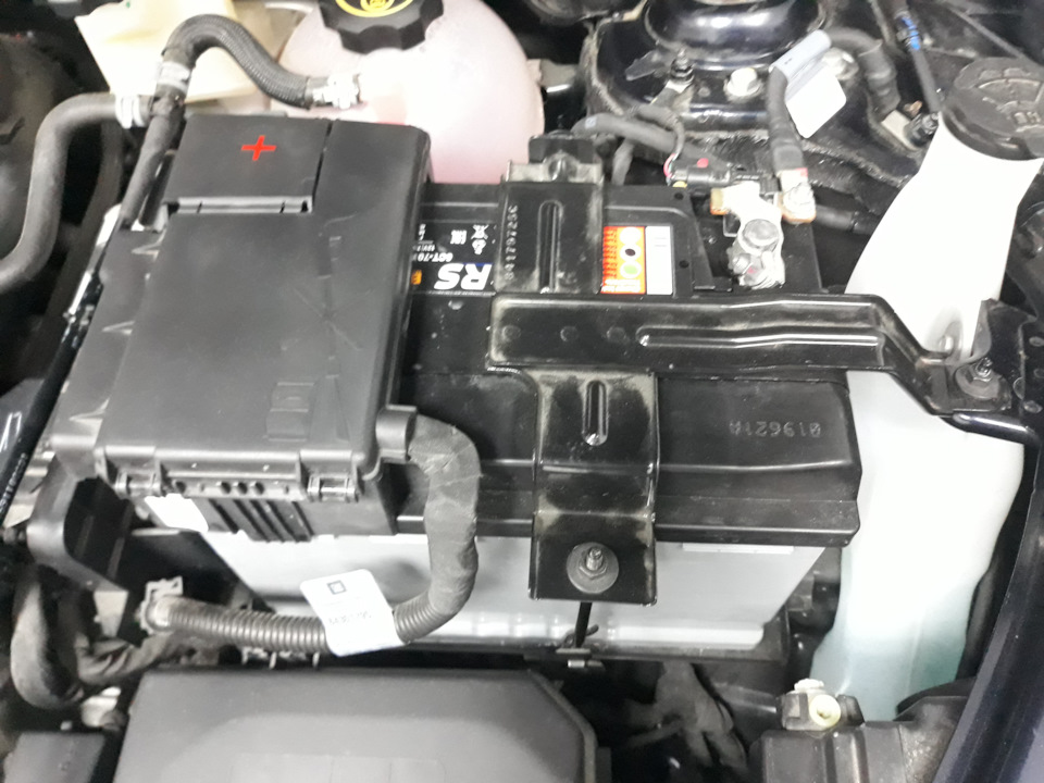 Акумулятор на Chevrolet Equinox LT, 2.0, FWD 2
