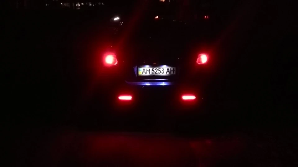 Додаткові стопи та габарити
