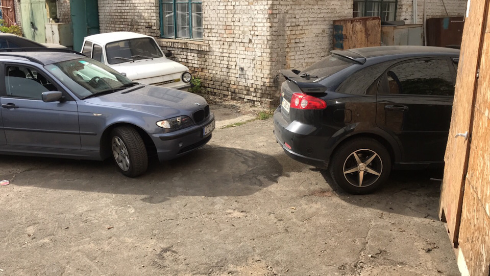 Авто під задатком 1