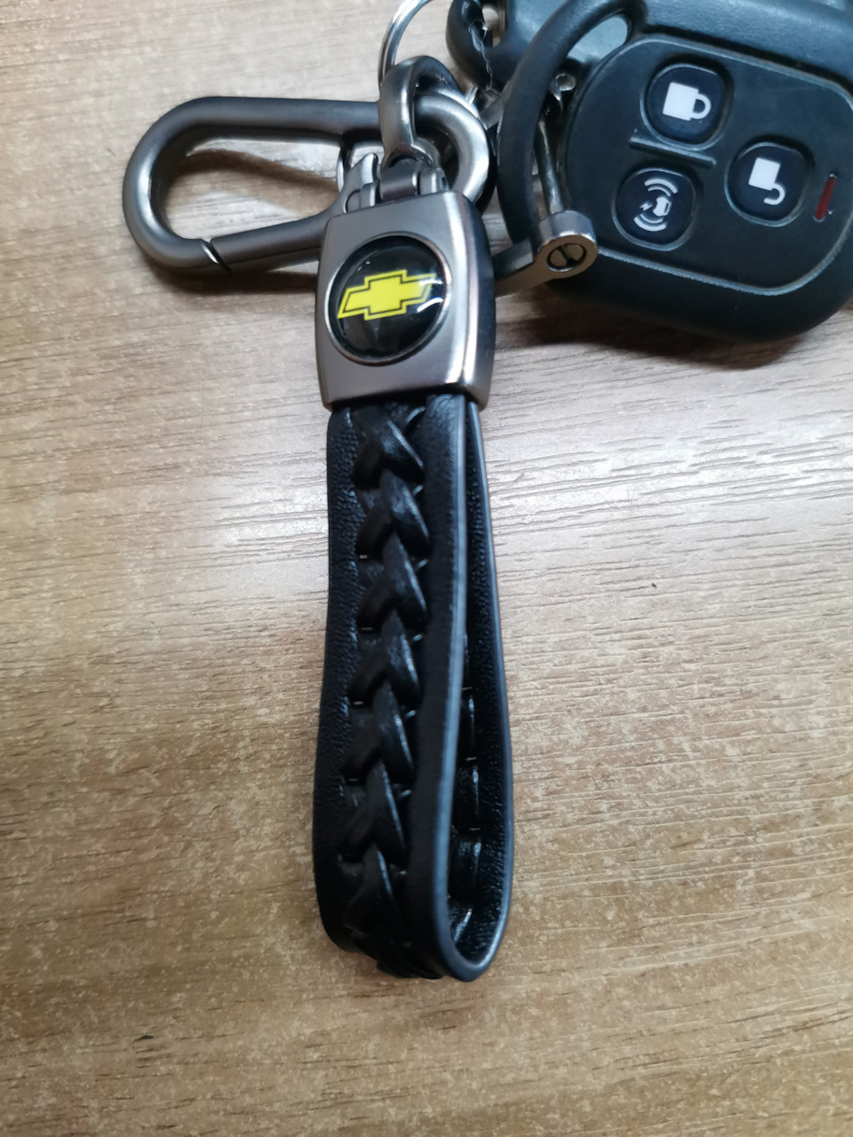 Брелок Chevrolet😊 1
