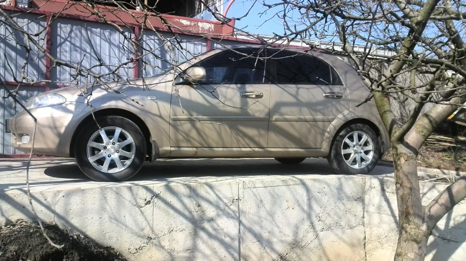 Чому багато власників lacetti проти гуми 195 65 R15 ?
