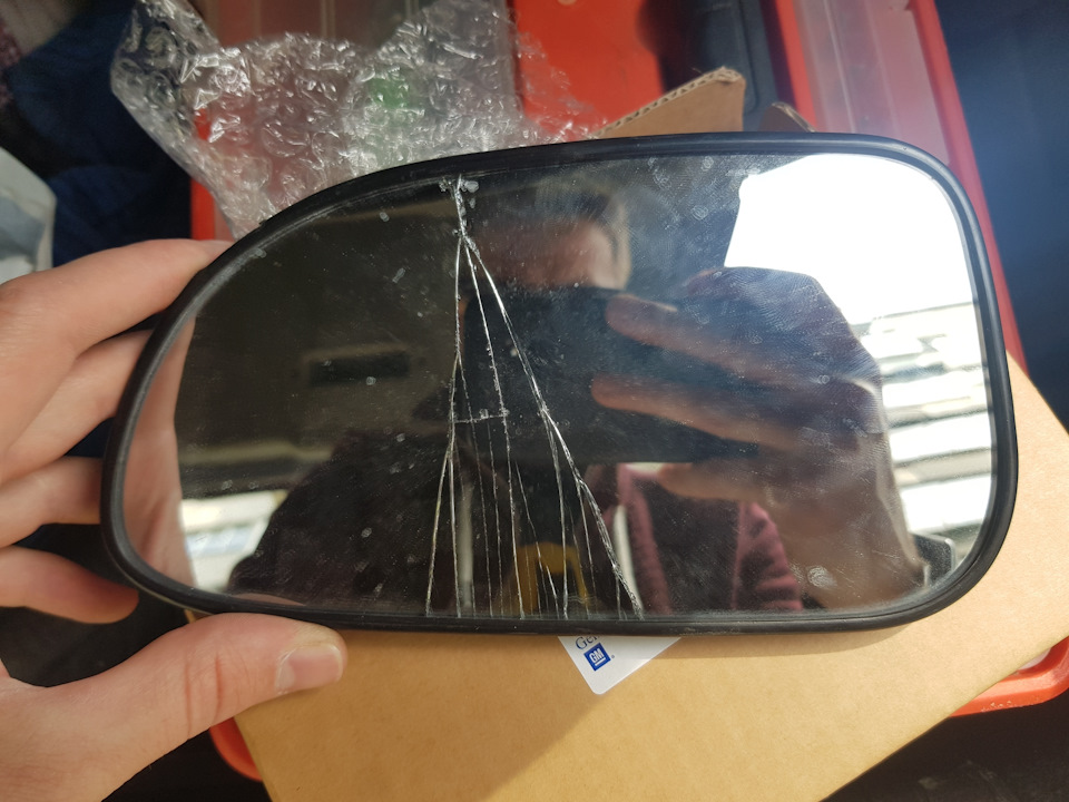 Дзеркало заднього виду 2