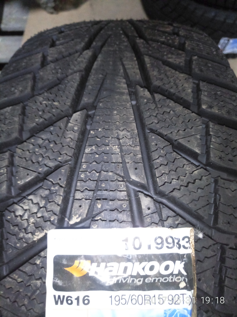 Hankook Winter i*cept IZ 2 W616 4
