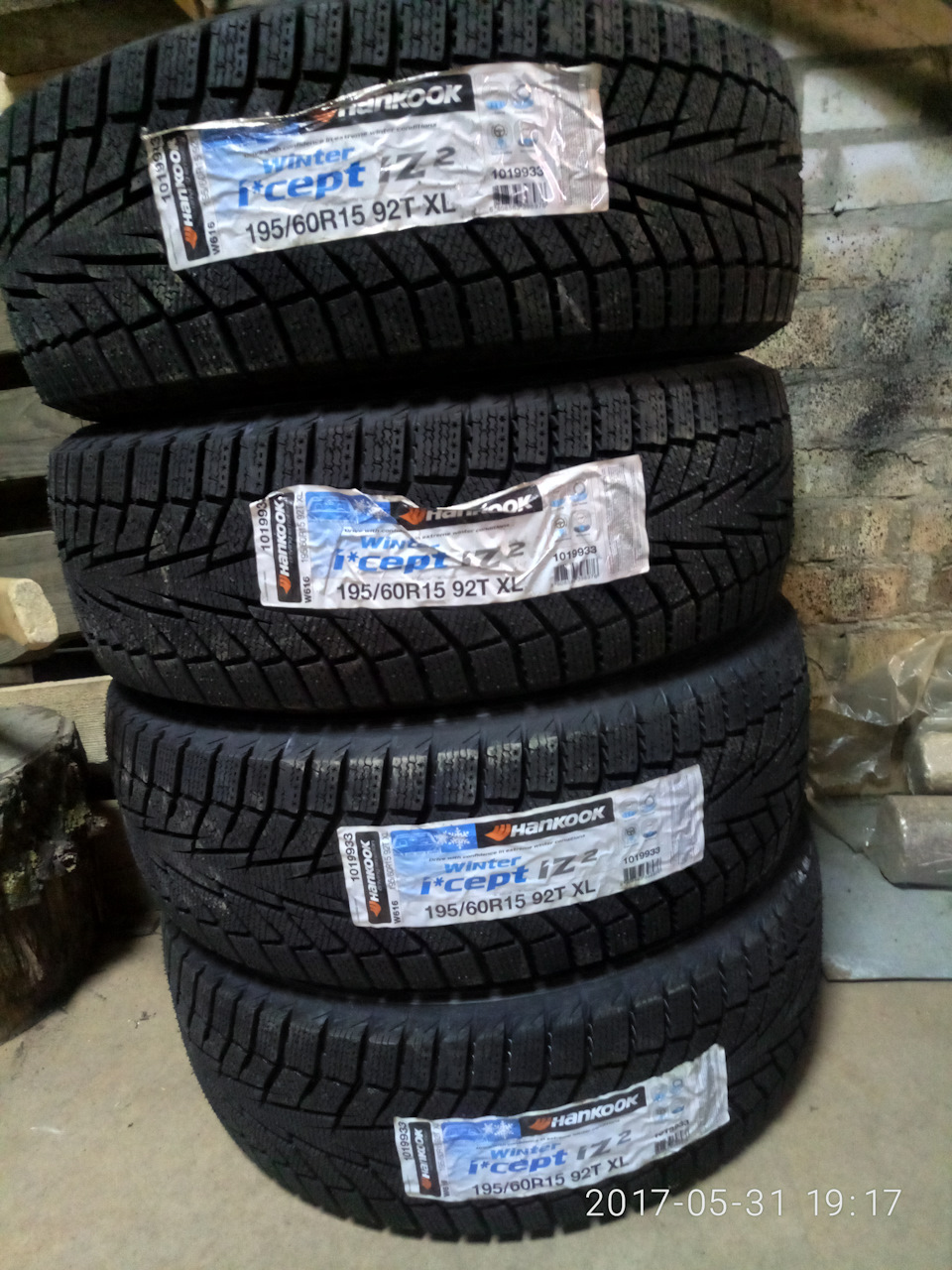 Hankook Winter i*cept IZ 2 W616 3