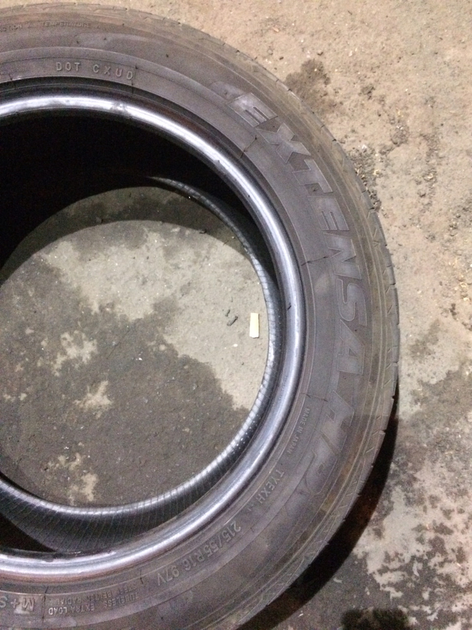 Продам гуму 215/55 16 3