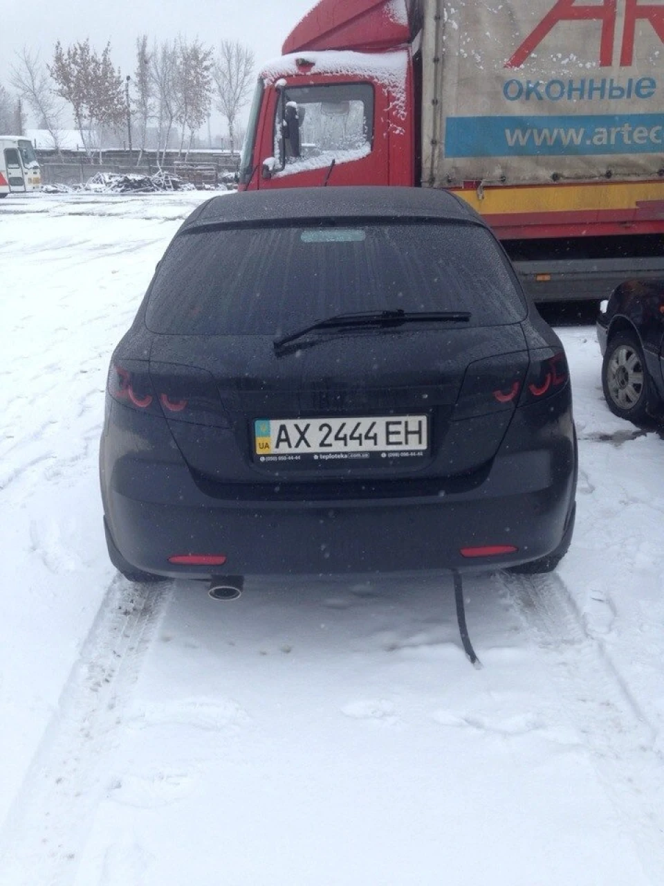 Фото в нічний та денний час задньої оптики