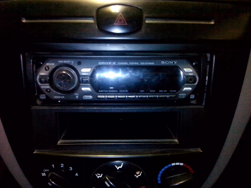 Заміна магнітоли (Sony CDX-GT300EE на Sony DSX-A40UE) 1
