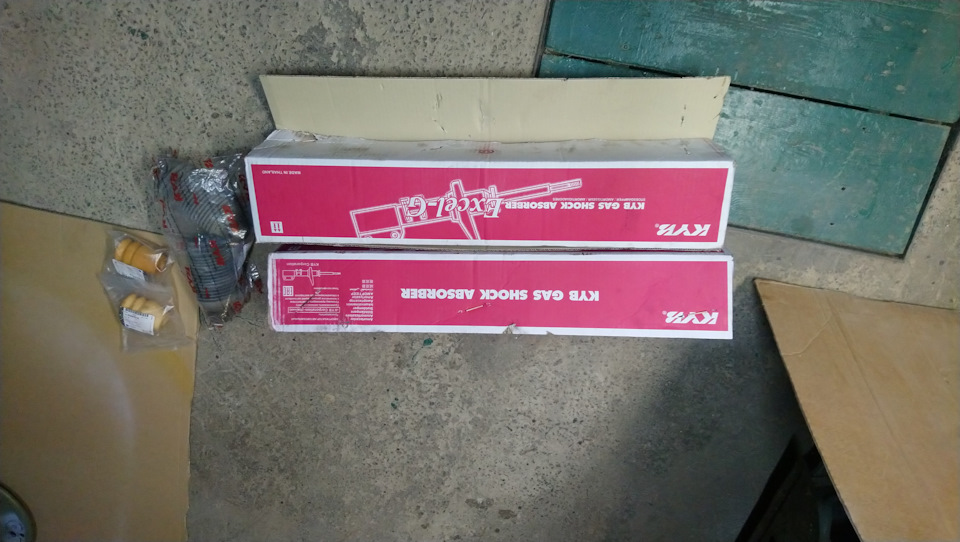 Заміна стійок амортизаторів. 3