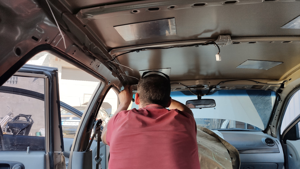 Встановлення релінгів із заставними без заміни полотна даху та фарбування 5