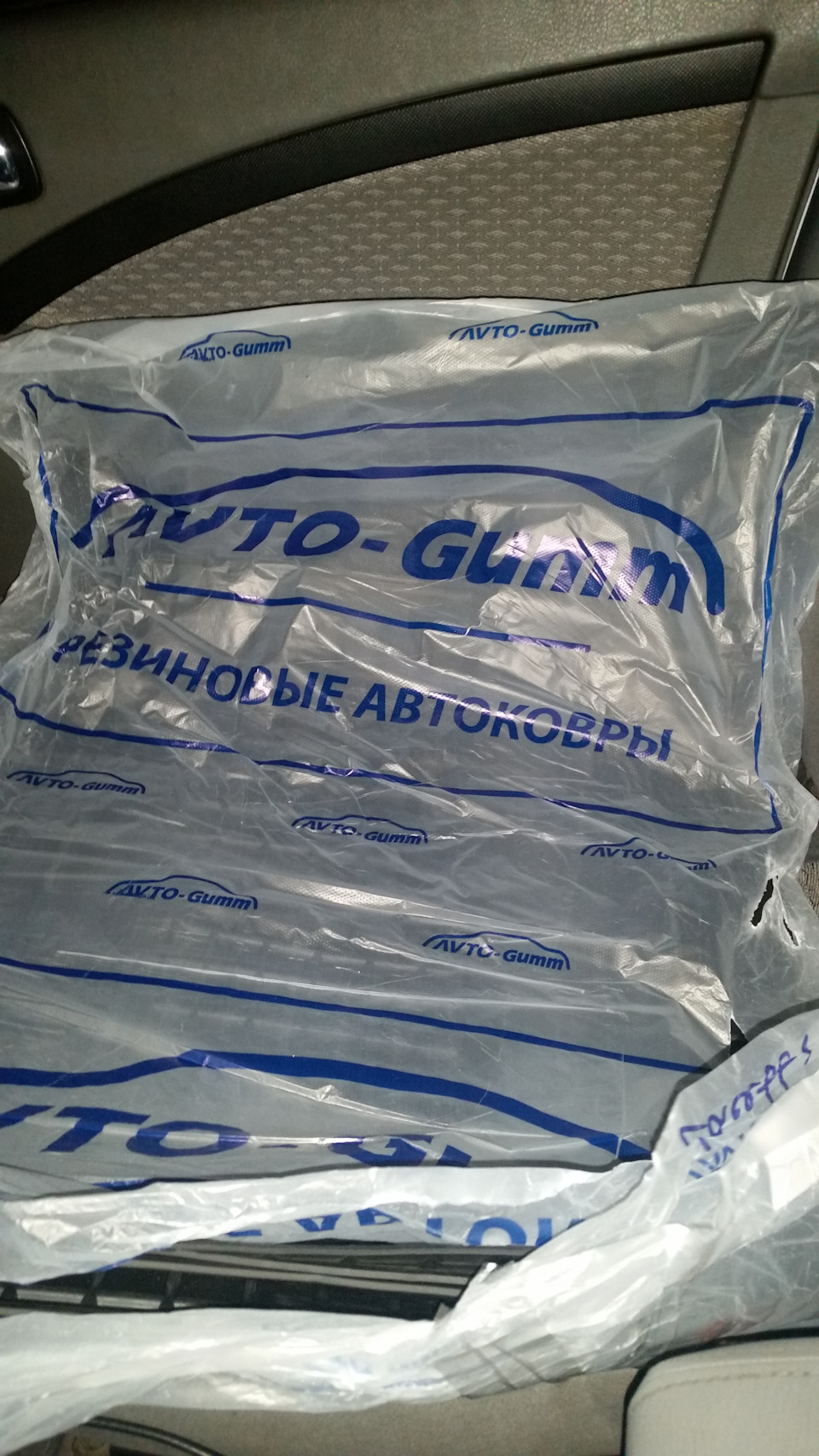 Поліуретанові килимки в салон 1