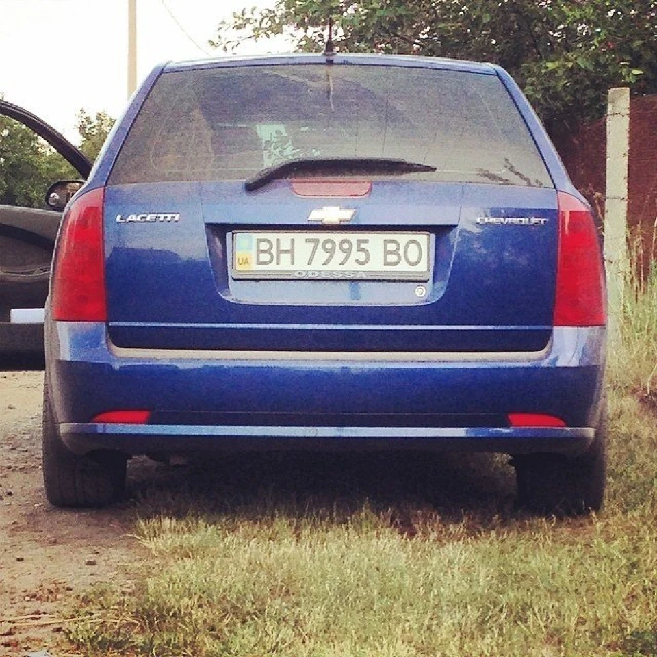 Заклеїв ліхтарі)