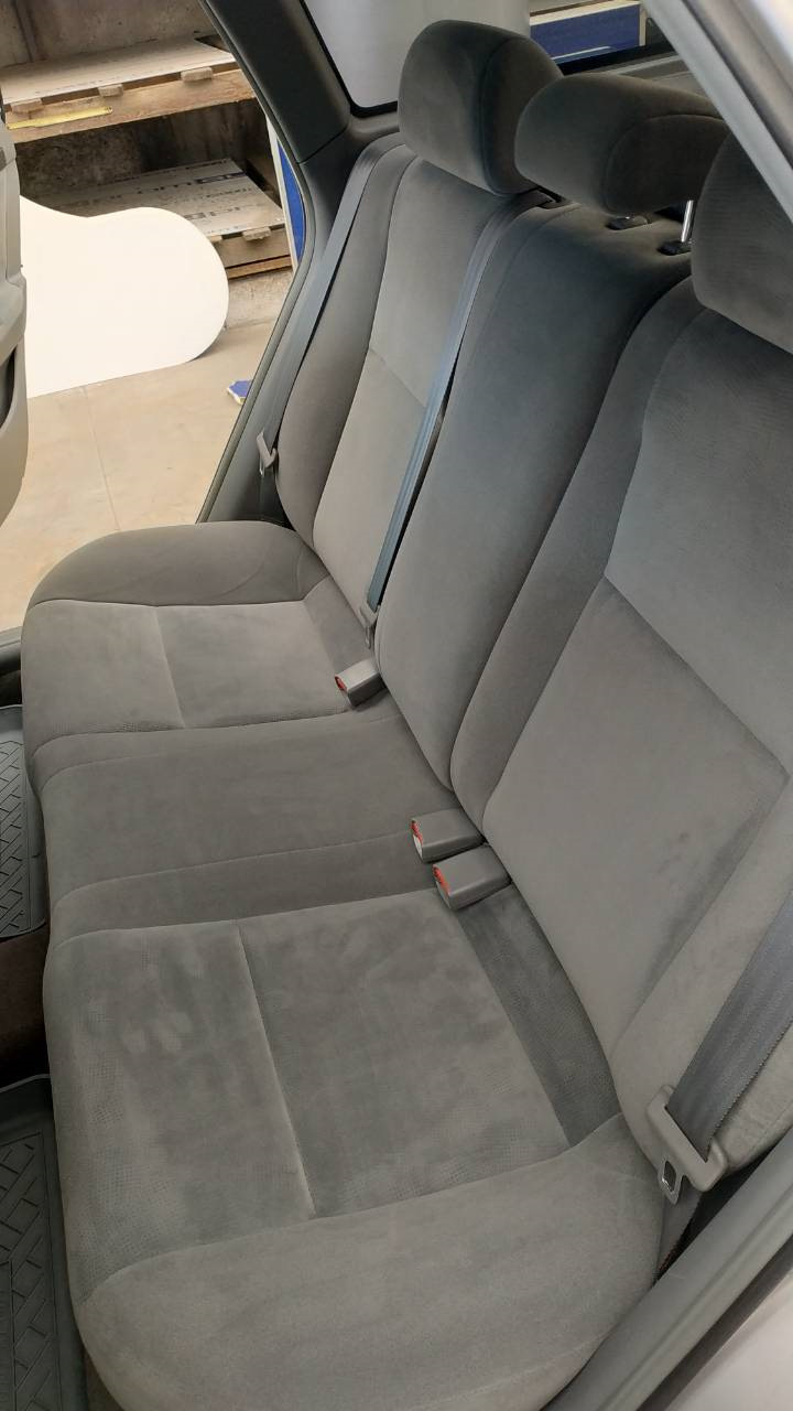 Спинка заднього сидіння з трьома підголівниками та ременем безпеки Chevrolet Lacetti 3