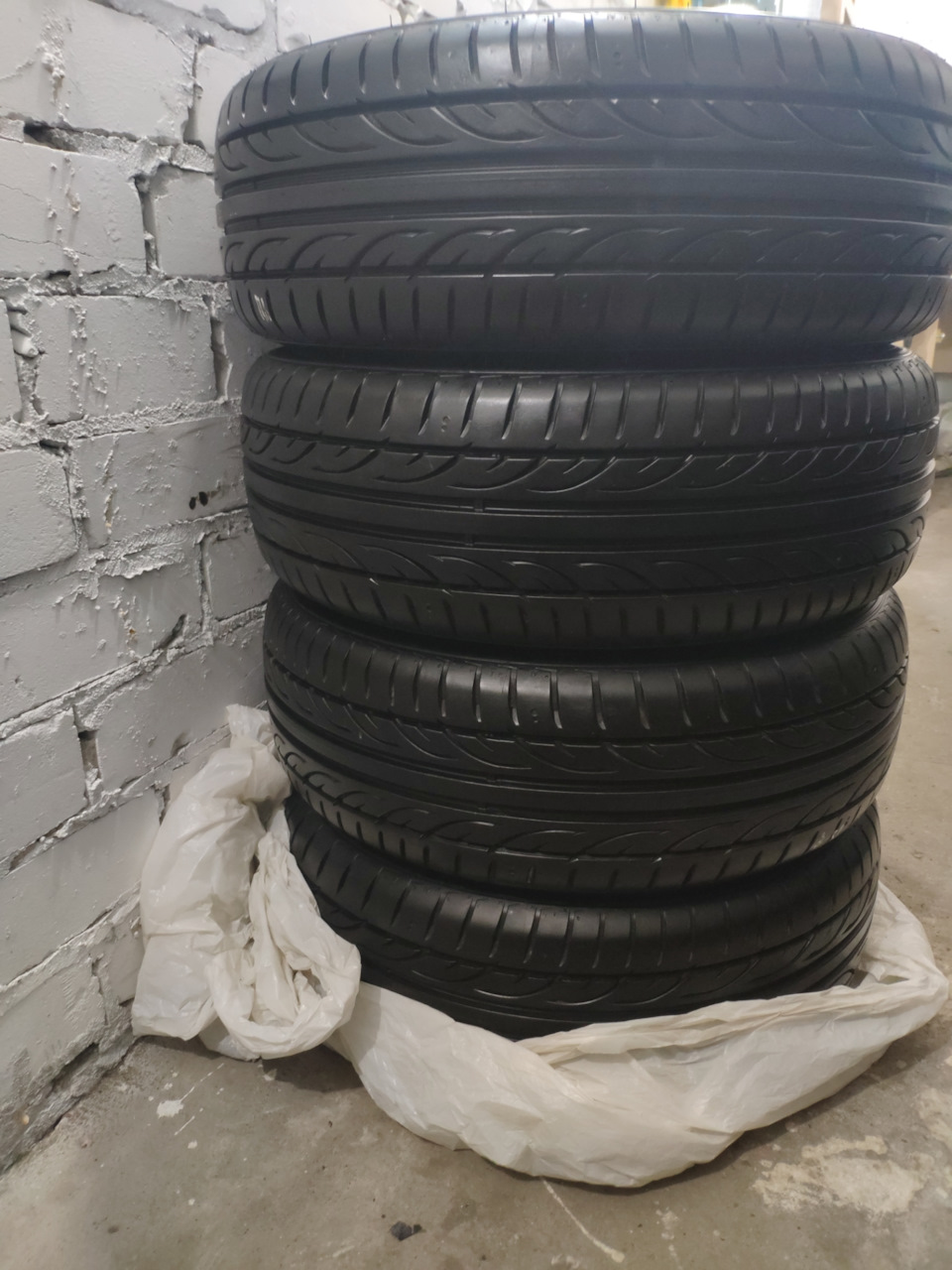 Новий комплект на весну диски + гума Hankook Ventus V12 Evo2 195 55 15 2